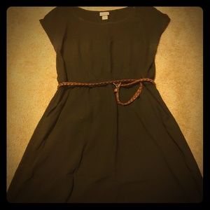 Mossimo size Medium dress w/pockets & belt